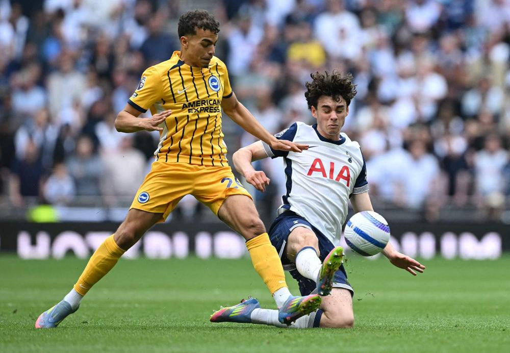 记者：邓卓翔尚未与三镇有进一步沟通，三镇目前也没换帅消息